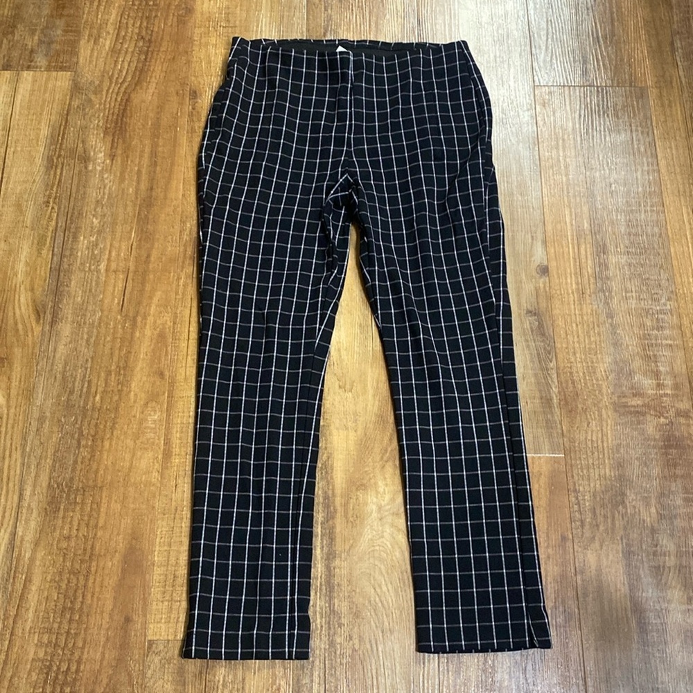 Chico’s black & cream windowpane pull on ankle pants size 2